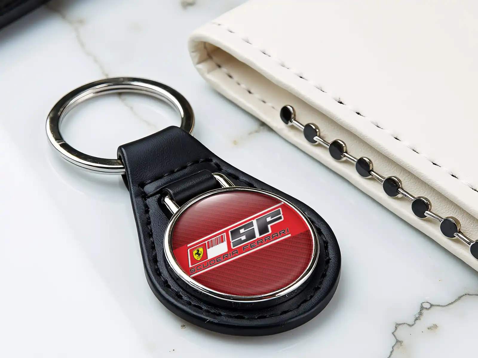 Ferrari Cuir Robuste Modulable Style Brillant